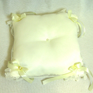 Plain cushion